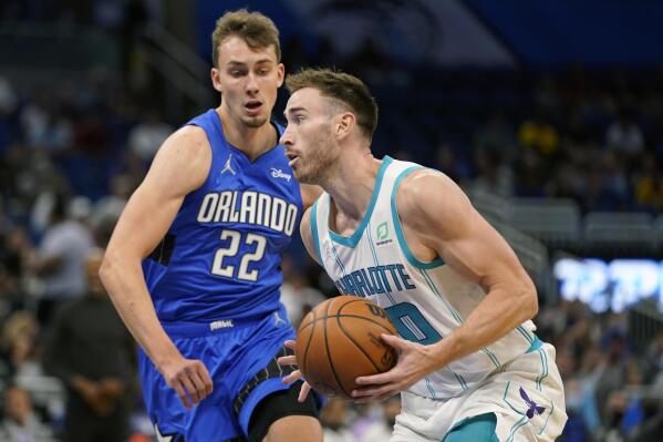 AP Source: Gordon Hayward Headed to the Hornets