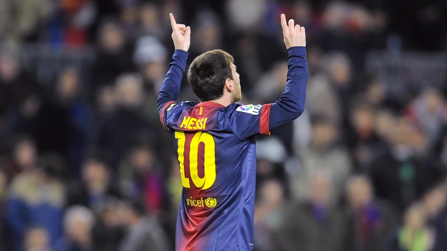 Messi mencetak 4 gol untuk melewati 200 di La Liga