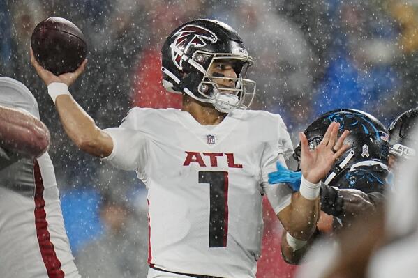 atlanta falcons quarterback 2022