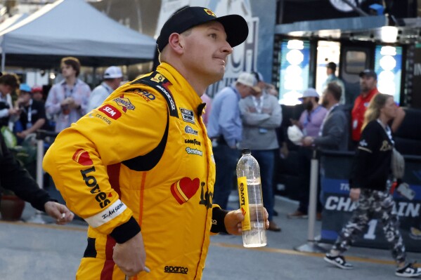 Michael McDowell looks up at speeds during a practice session for the NASCAR Daytona 500 auto race Friday, Feb. 16, 2024, at Daytona International Speedway in Daytona Beach, Fla. (AP Photo/Terry Renna)