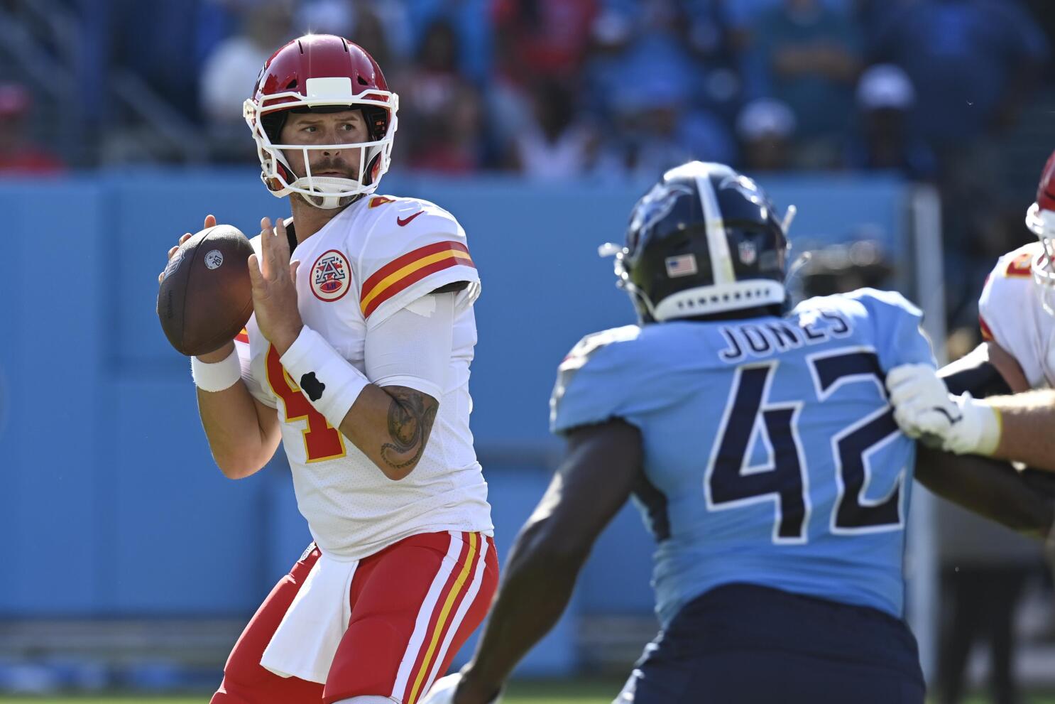 Mahomes cleared after concussion check, Chiefs lose to Titans 27-3