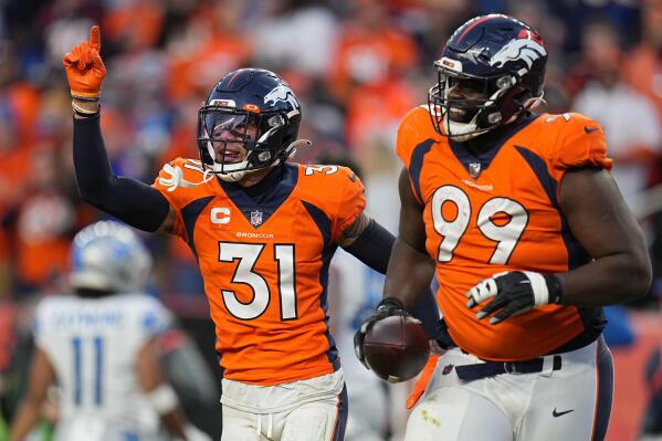 Broncos honor Demaryius Thomas with 38-10 rout of the Lions