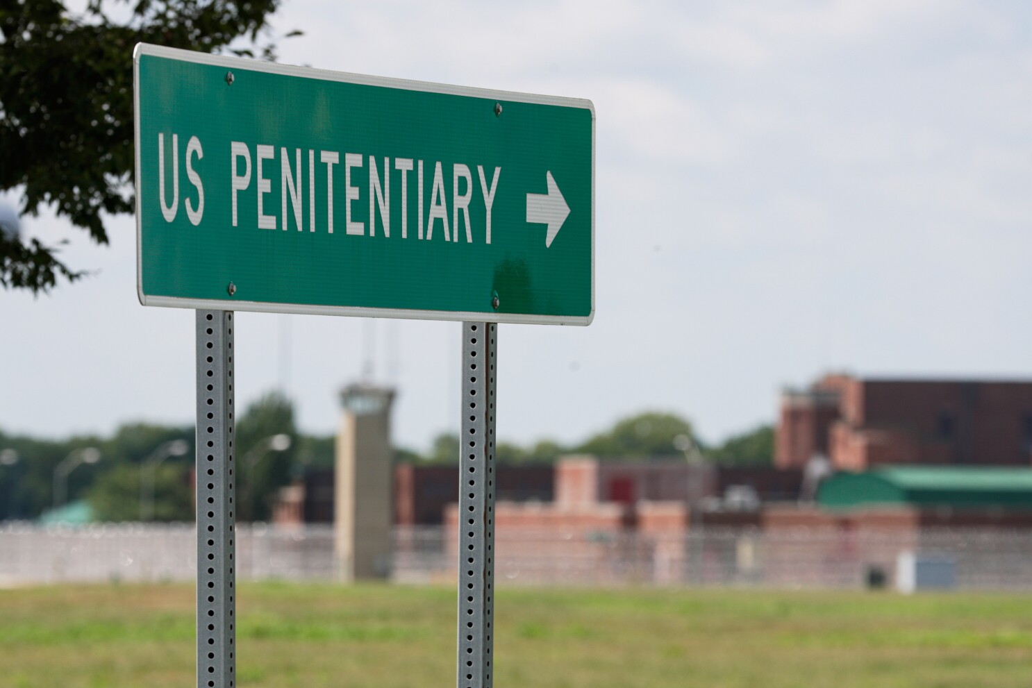 US prisons must keep providing hormone therapy to transgender inmates