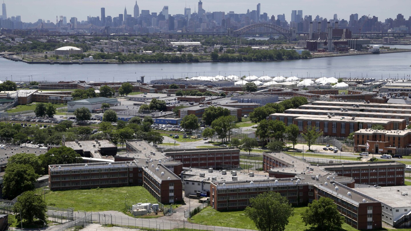 Judge Blocks ICE Office at Rikers Amid Lawsuit