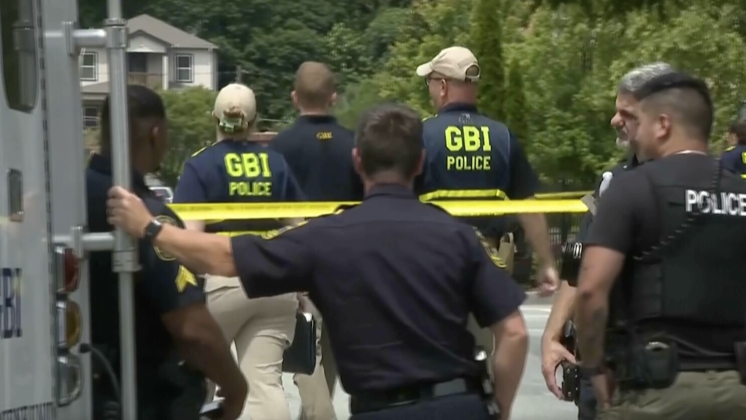 Police officer fatally shoots person at Atlanta apartment complex