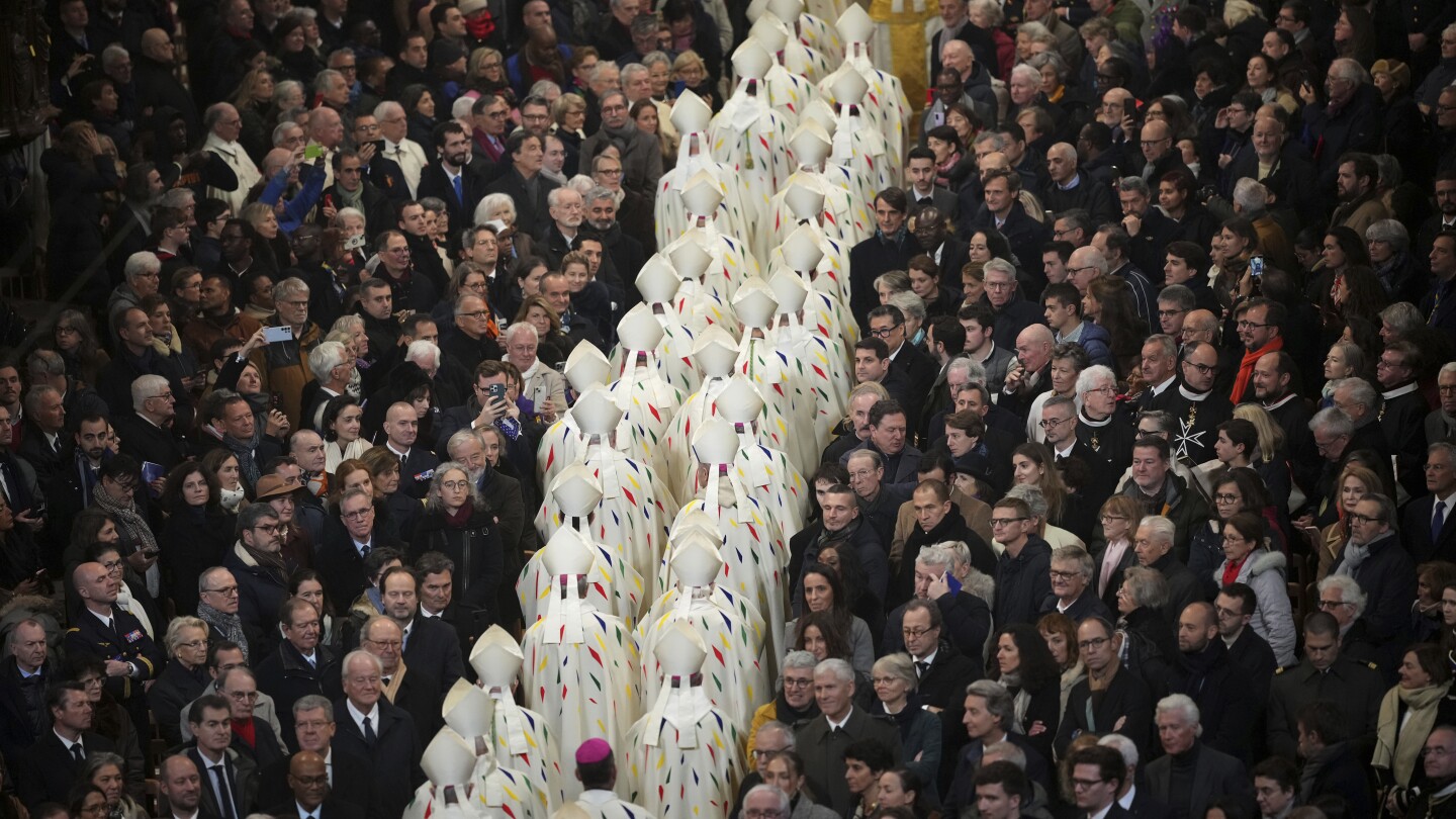 Notre Dame hosts its first Mass since 2019 fire