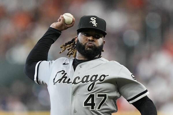 Johnny Cueto leaves game with one out in first 
