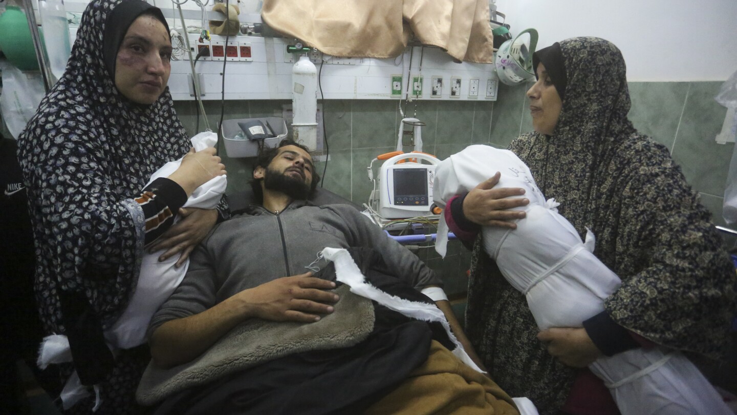 Израелските войски нанасят още смъртоносни удари в Газа във вторник