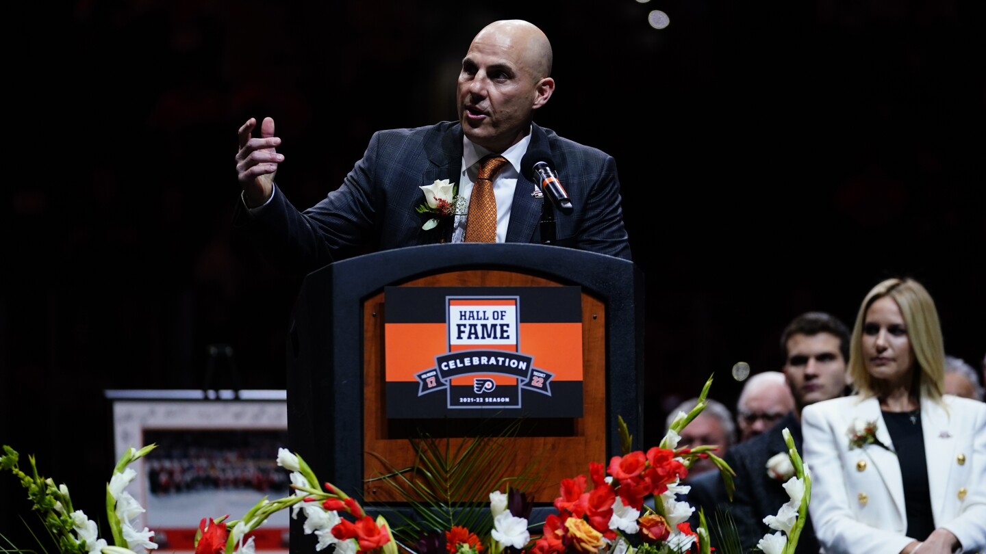 Philadelphia Flyers hire Rick Tocchet as coach, turning to alum to end their playoff drought