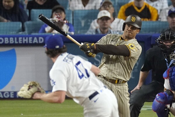 Snell, Padres' bullpen, silences Dodgers' bats to take 2-1 lead in