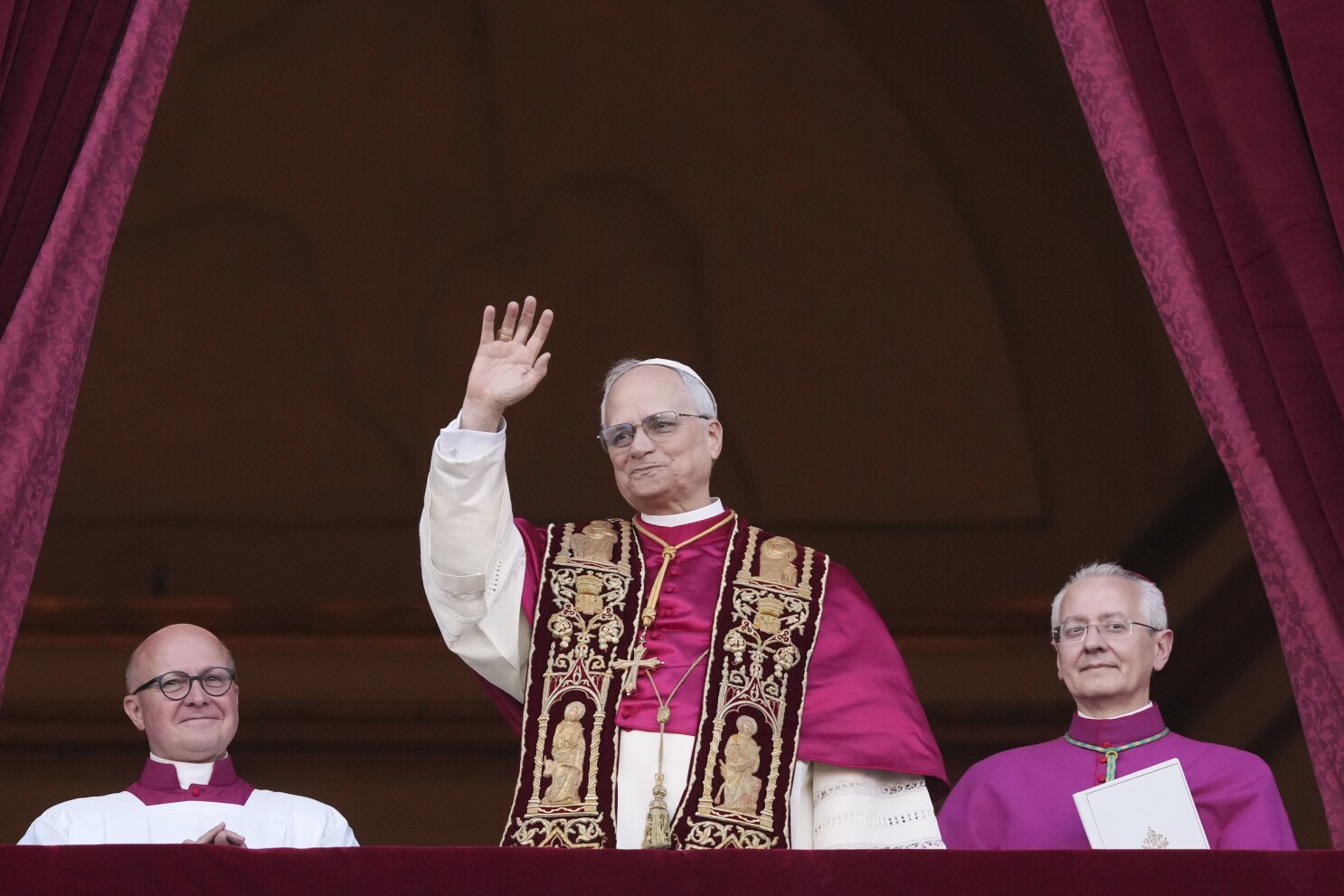Robert Prevost, 1er papa de EEUU en la historia de la Iglesia católica, toma el nombre de León XIV