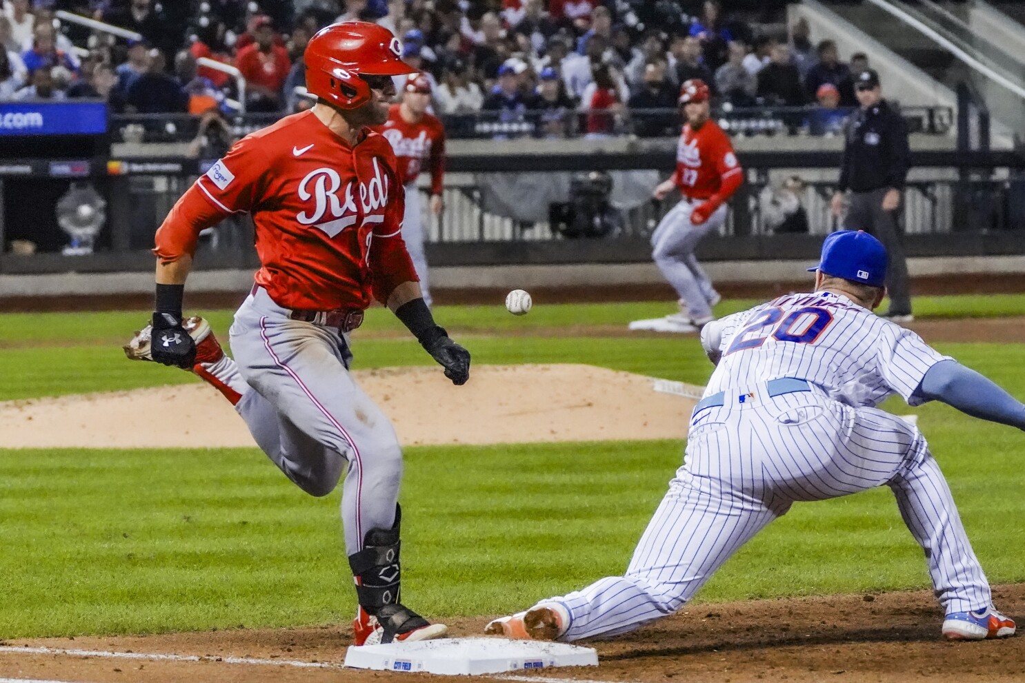 Jonathan India slugs clutch two-run homer in win over Mets