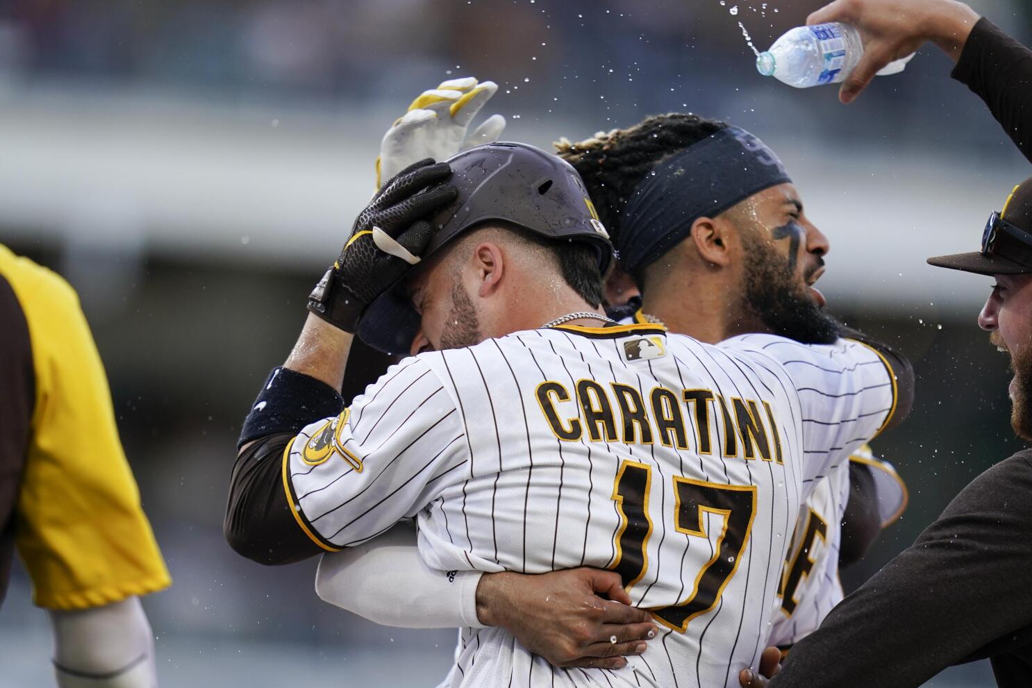 Pirates rally to complete three-game sweep of Padres