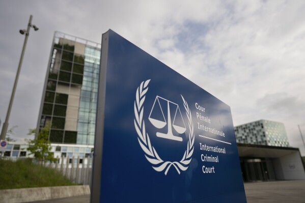 ARCHIVO- Esta fotografía muestra el exterior de la Corte Penal Internacional (CPI) en La Haya, Holanda, el martes 30 de abril de 2024. (AP Foto/Peter Dejong, Archivo)