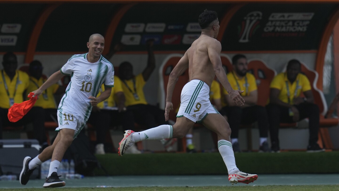 Бунеджа отбеляза късно при равенството 2-2 на Алжир срещу Буркина Фасо на Купата на Африка