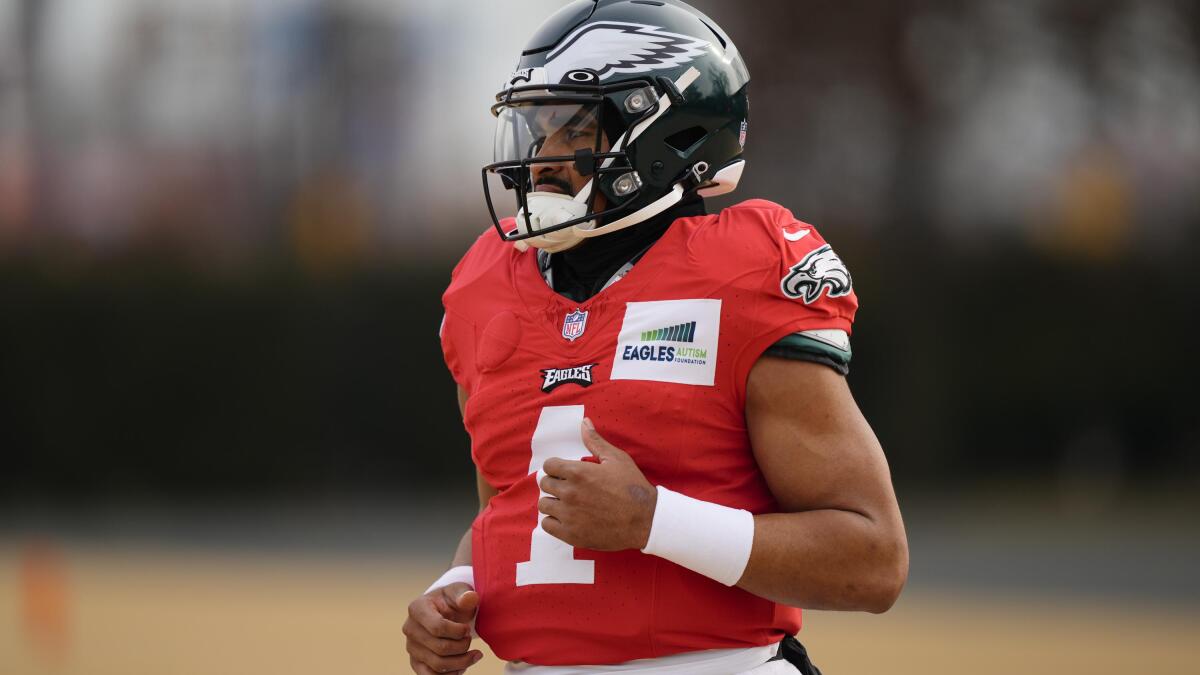 Jalen Hurts to wear No. 1 as Eagles announce new jersey numbers