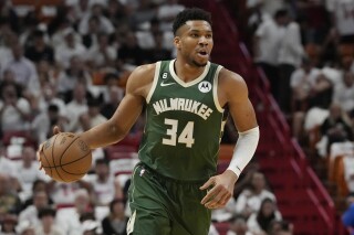 Milwaukee Bucks Linked To 5x All-Star Amid Giannis Antetokounmpo Statements