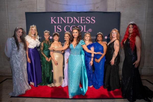 Luisa Díaz (center) with courageous survivors who walked the Runway of Hope at the 11th Annual Kindness Is Cool® MAG Gala, held at Cipriani 25 Broadway in New York City.