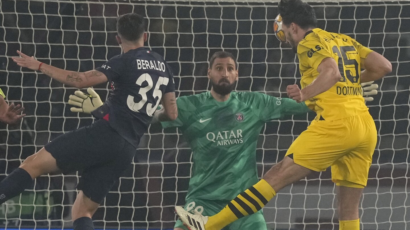Борусия Дортмунд достигна финала на Шампионската лига, като победи ПСЖ с 1-0 при удар с глава на Хумелс