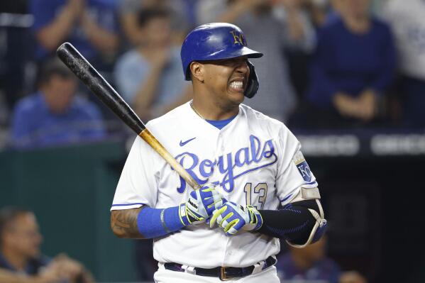 Royals' Salvador Perez picks up new hardware before Friday's game