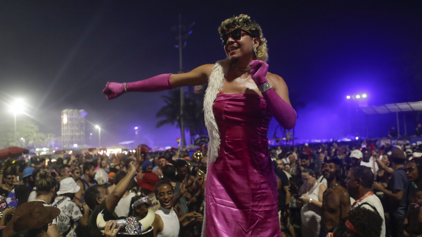 Rio de Janeiro se prepara para o maior show de Madonna na praia de Copacabana