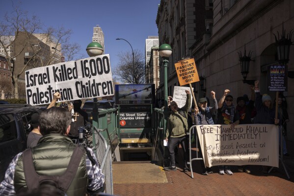 Protesters demonstrate in support of Palestinian activist Mahmoud Khalil outside Columbia University, Monday, March 10, 2025, in New York. (AP Photo/Yuki Iwamura)
