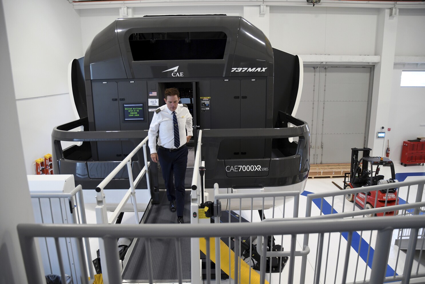Redundant systems kept aviation safe during Newark air traffic control breakdowns