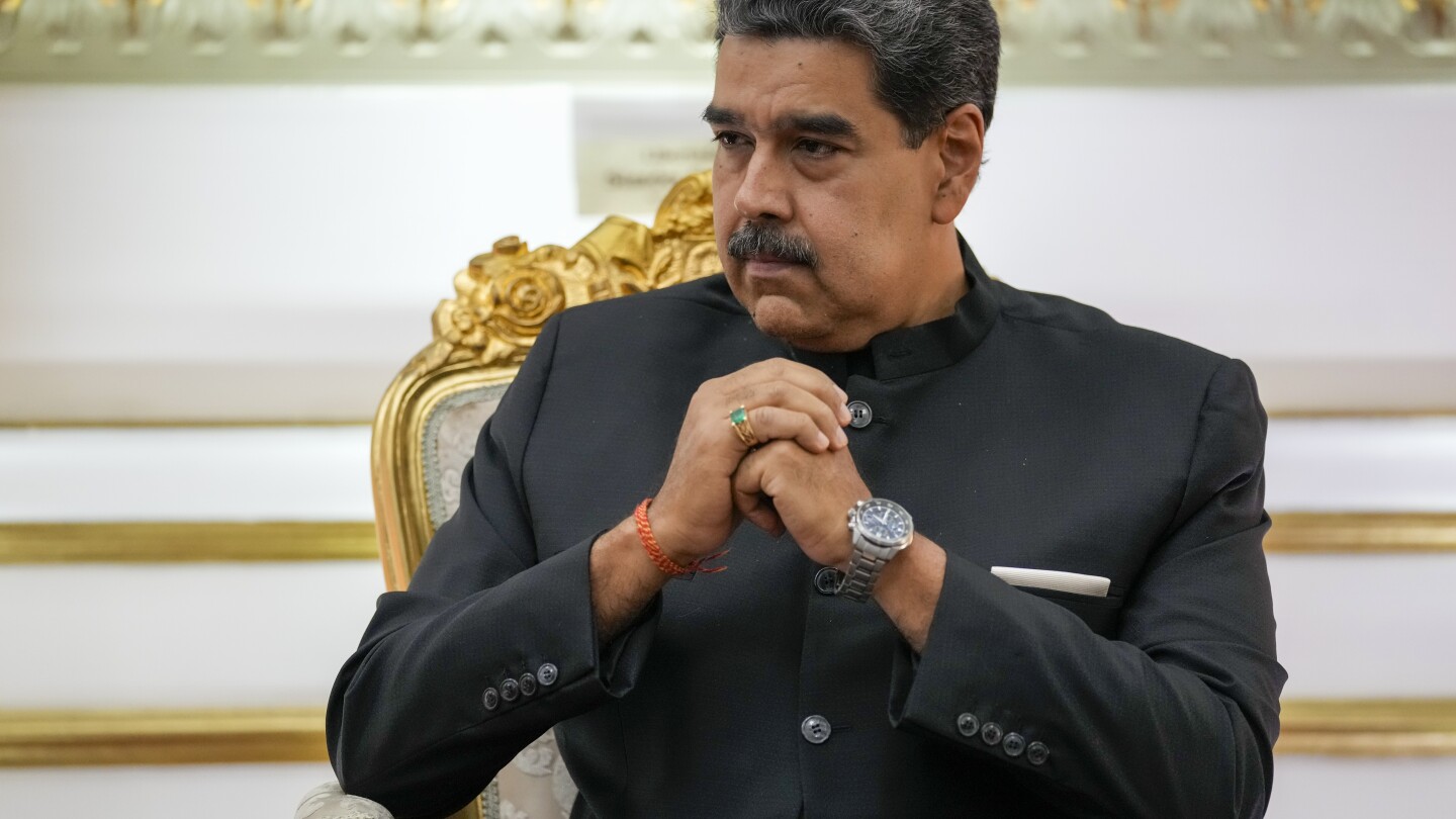 САЩ налагат отново петролни санкции на Венецуела, тъй като надеждите за честни президентски избори избледняват