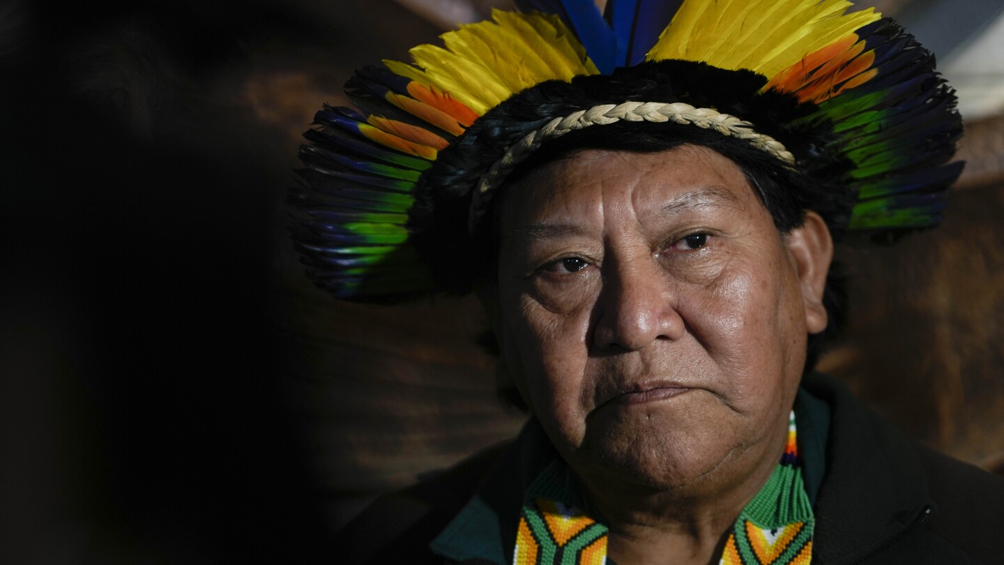 Лидерът на бразилските яномами моли папата да подкрепи президента Лула в възстановяването на щетите, нанесени на Амазонка