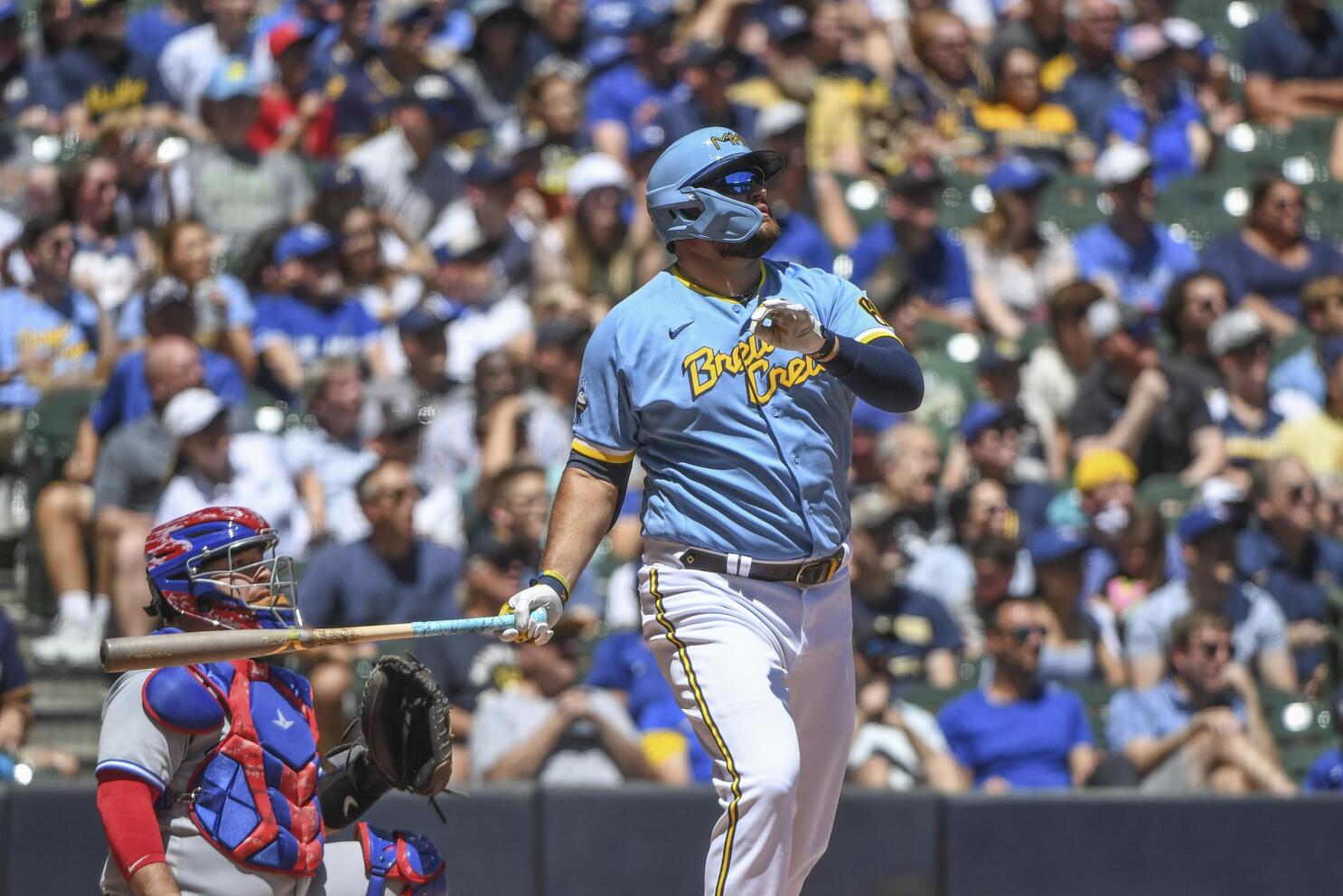 Rowdy Tellez HR, throw spark Brewers over Braves 2-1 in Game 1