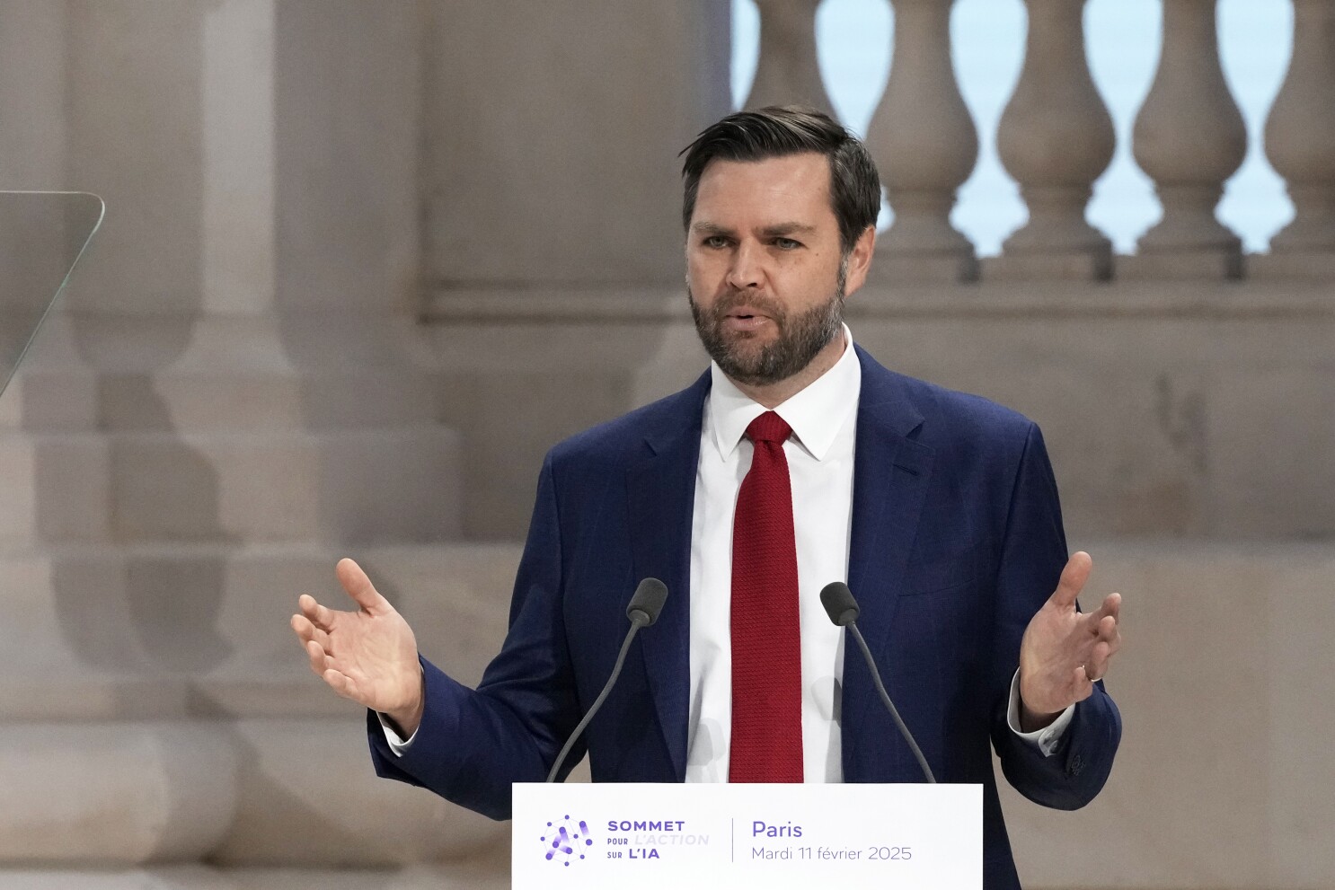 JD Vance arremete contra el "exceso de regulación" de la IA en crítica a la  estrategia europea | AP News