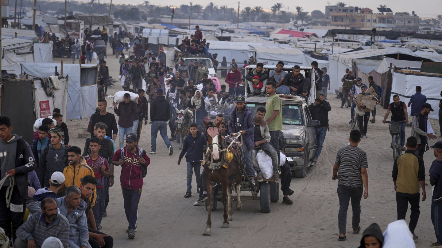 US- and Israeli-backed group pauses food delivery in Gaza after deadly shootings