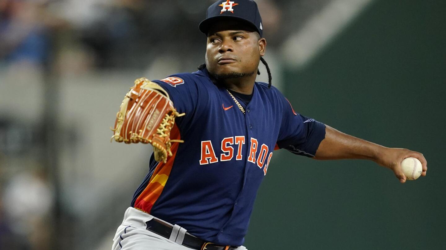 August 10, 2018: Houston Astros first baseman Yuli Gurriel (10