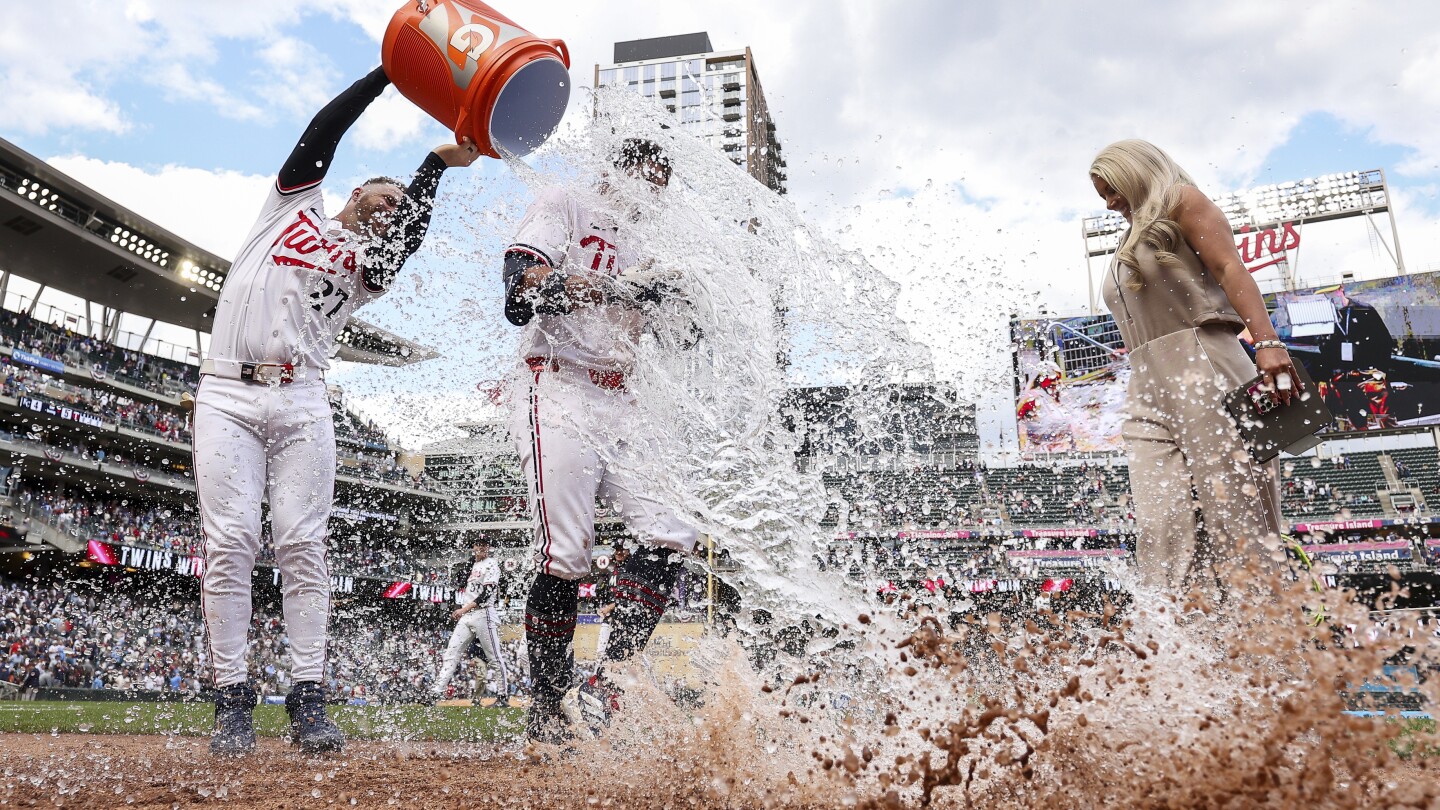 Sencillo de Lee da a Mellizos segunda victoria con walk-off al hilo ante Reales
