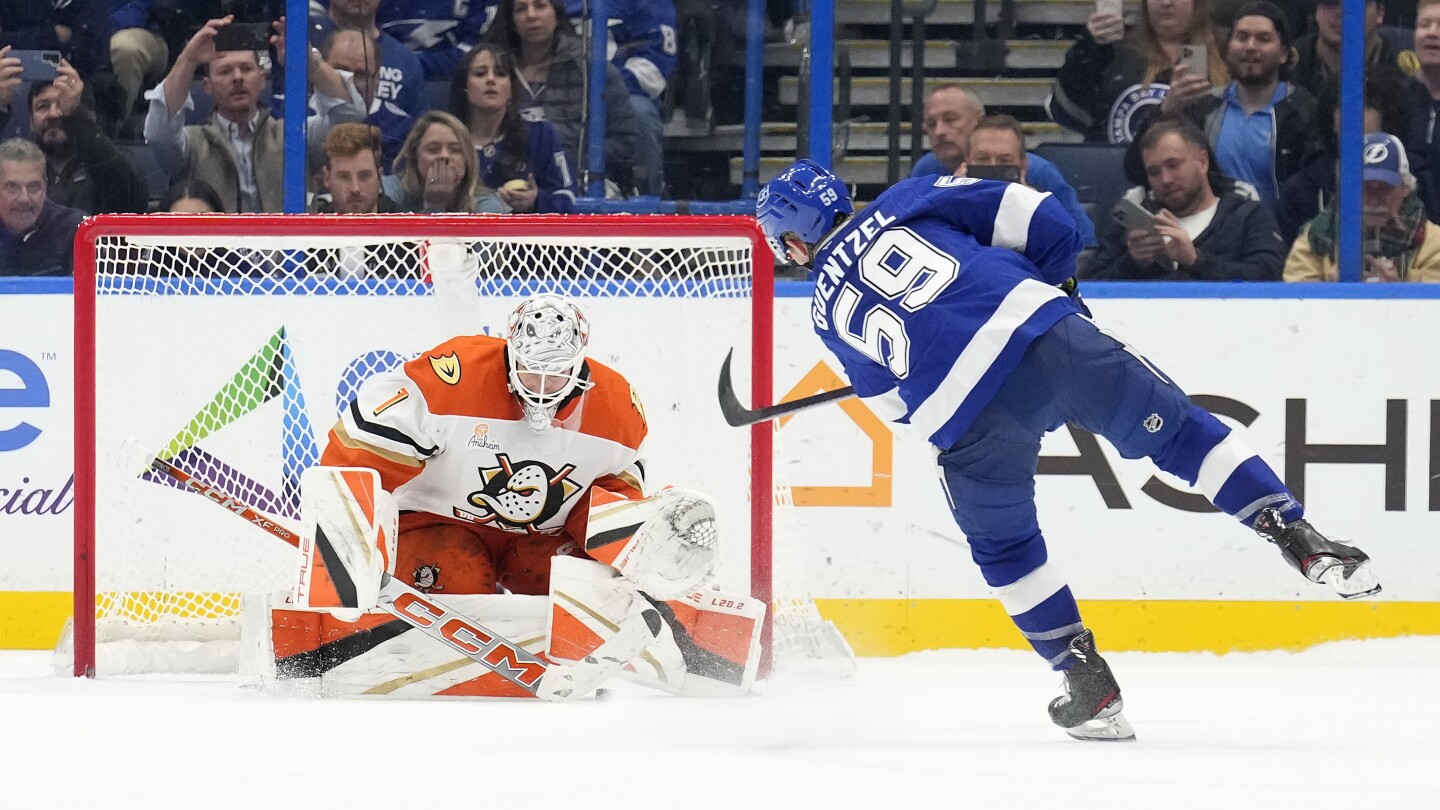 Lightning Defeat Ducks 4-3 in Shootout