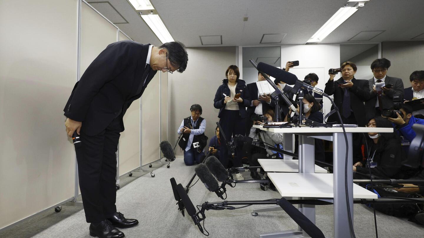 ТОКИО (AP) — Шефът на Toyota Коджи Сато се извини