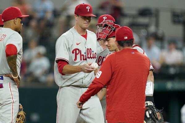 Phillies' J.T. Realmuto on IL with hand contusion