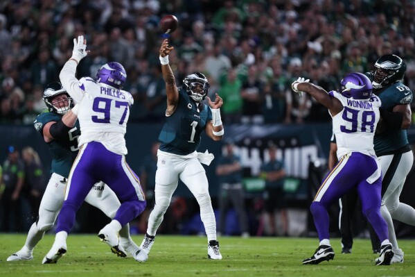 Jalen Hurts video: Eagles QB scores second TD of game against Chiefs in Super  Bowl 57 - DraftKings Network