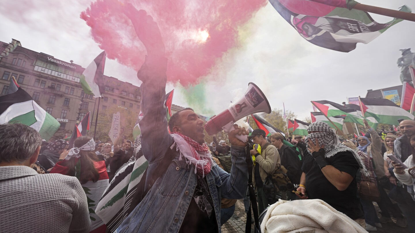 Хиляди пропалестински протестиращи маршируват в Малмьо срещу участието на Израел в Евровизия