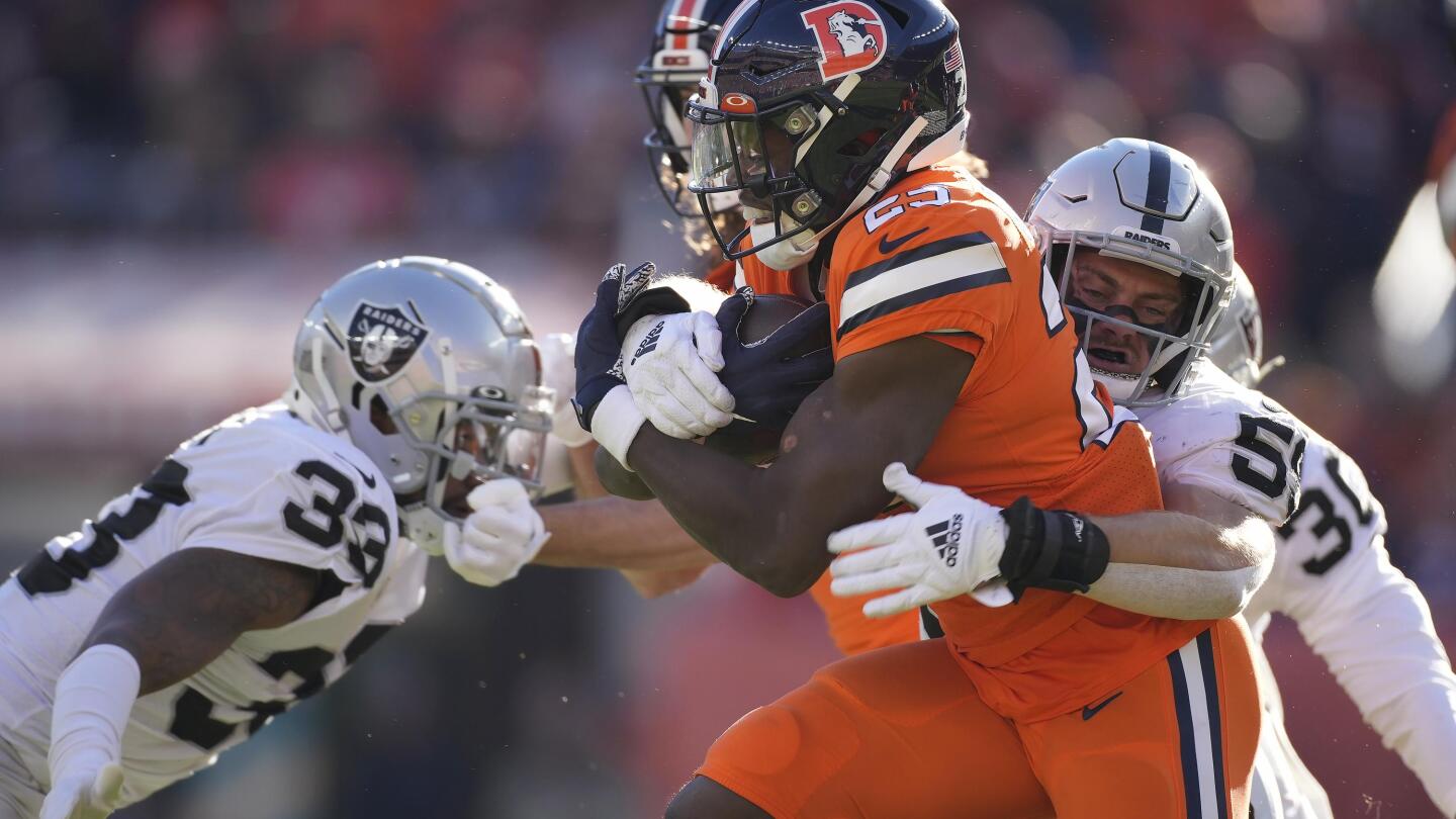 Melvin Gordon fumbles: Why Broncos RB could end up ceding carries to Mike  Boone vs. Colts