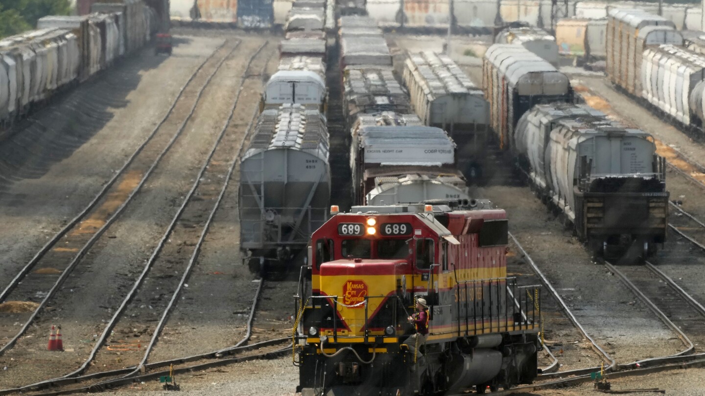 Canada’s two major freight railways could cease operations on Thursday if the contract dispute is not resolved