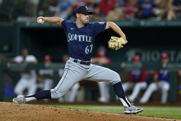 Mariners rally past Rangers 6-5 for 11th consecutive victory