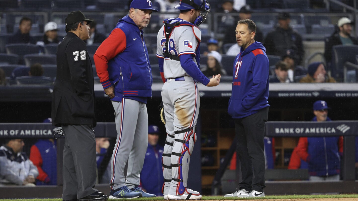 Rangers Catcher Heim Exits Yankees Game With Right Hand Injury