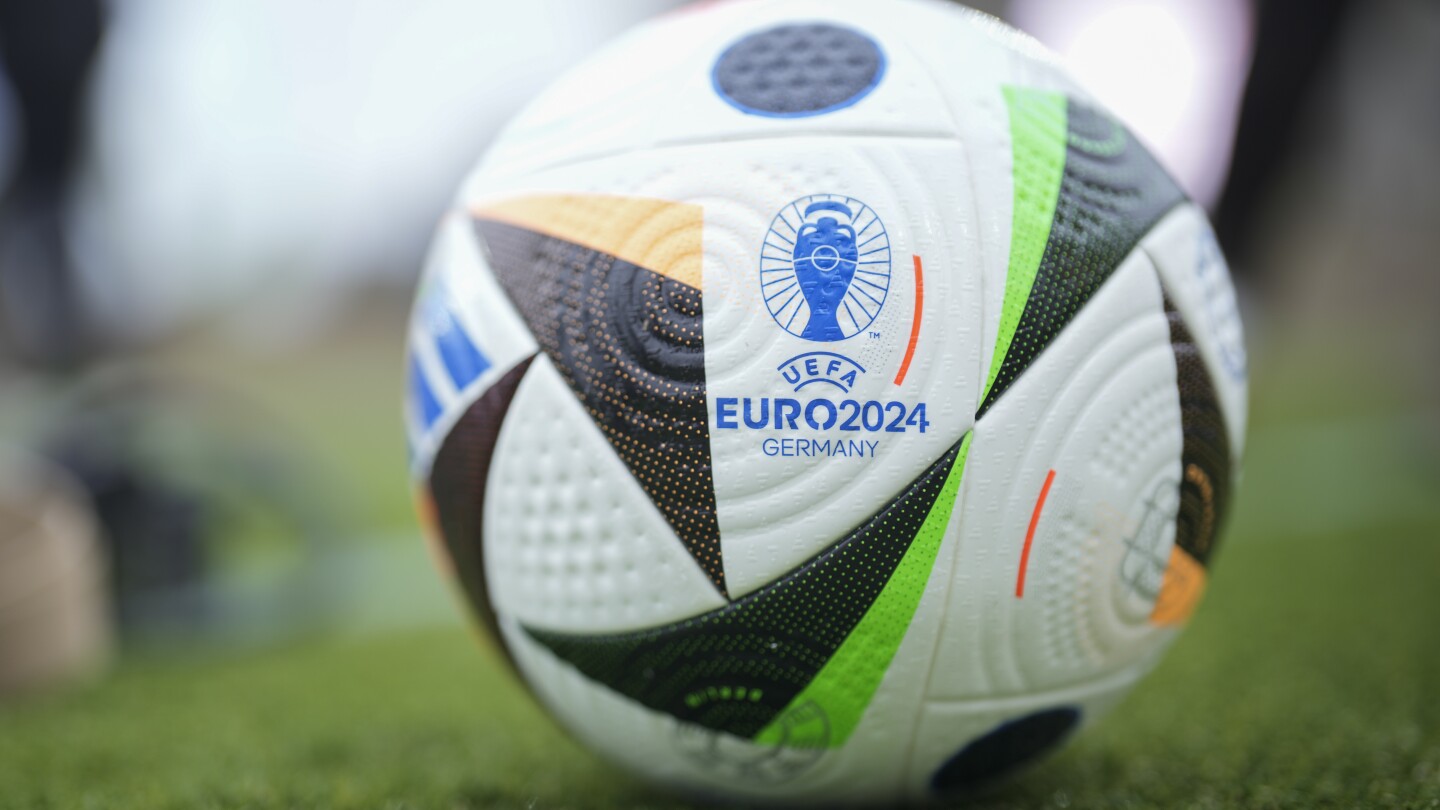 Für die EM 2024 vorgestellter Hightech-Fußball verspricht präzisere Abseitsentscheidungen
