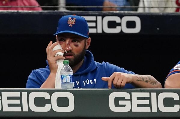 Mets' Kevin Pillar suffers multiple nose fractures from 95 mph pitch to face