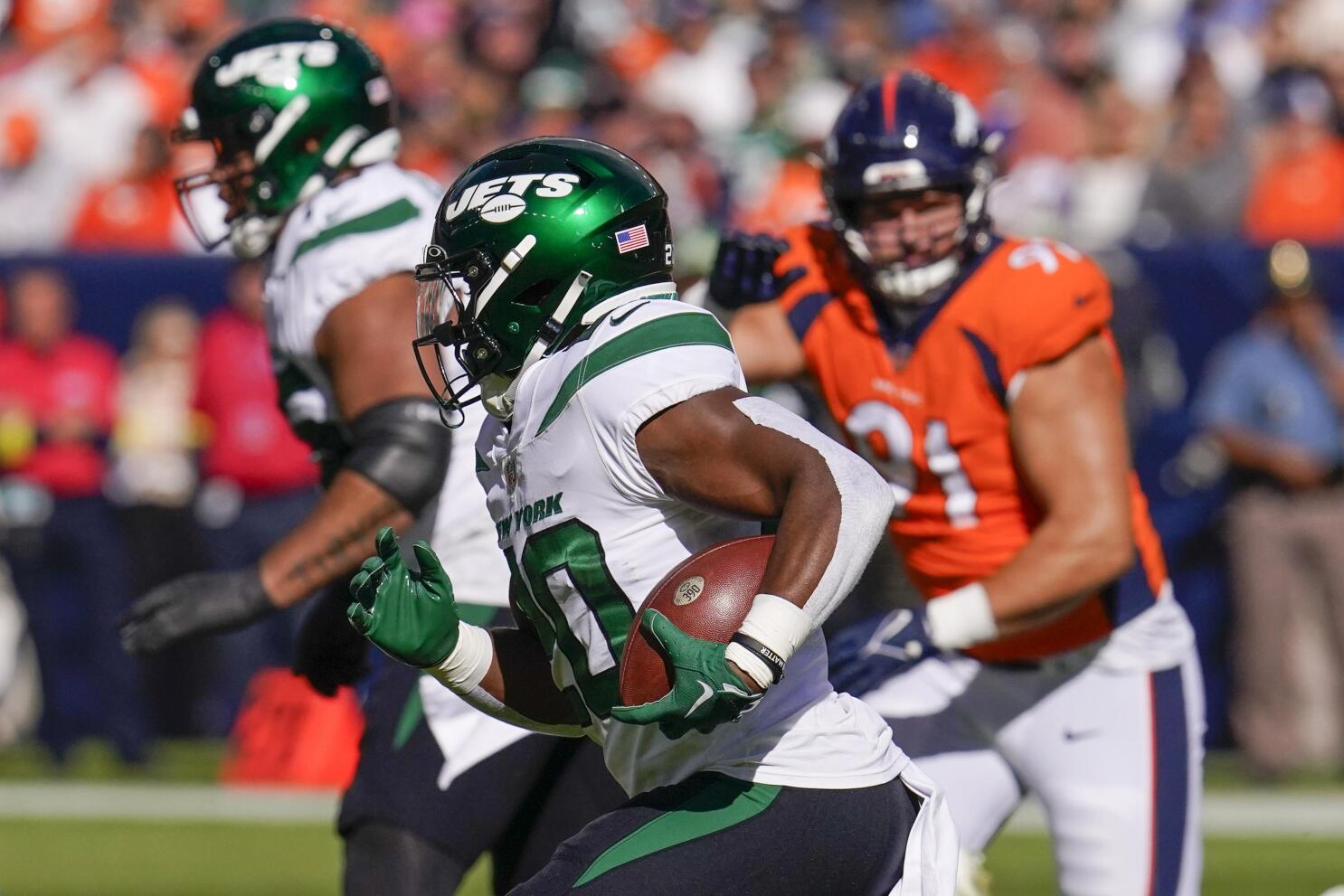 Hall hurt after 62-yard TD in Jets' 16-9 win over Broncos