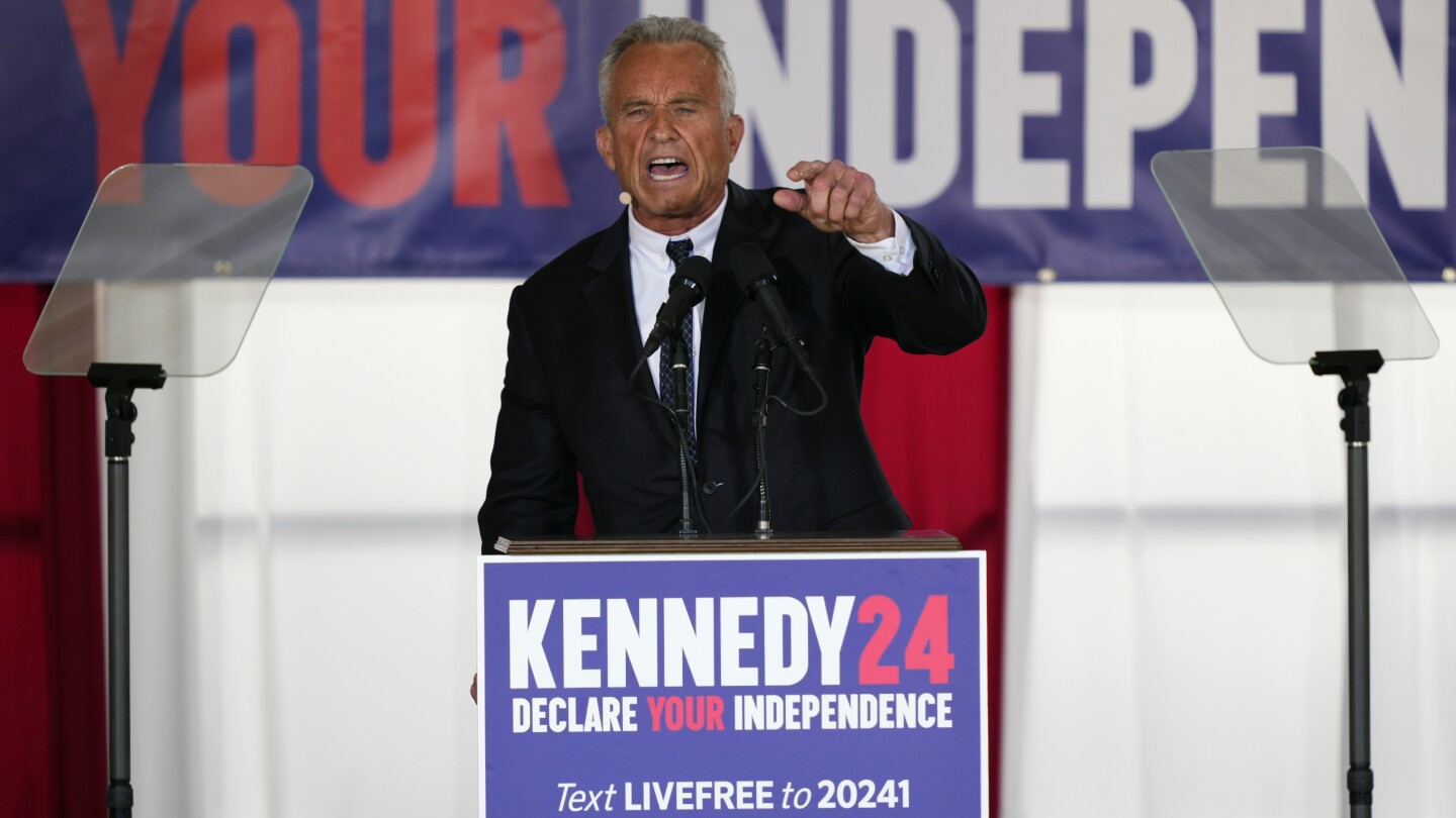 Roberto F.  Kennedy Jr. concorrerá à presidência como independente e abandonará sua candidatura às primárias democratas.