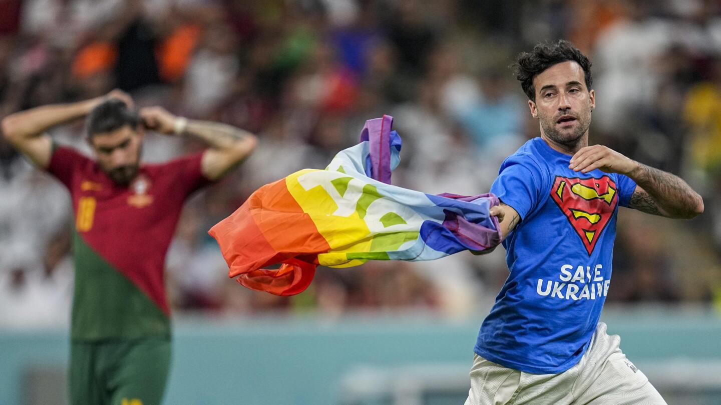 Munich soccer team flies rainbow flags while capturing Bundesliga title -  Outsports