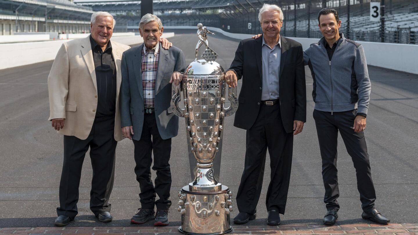Castroneves happily joins elite club of 4-time Indy winners