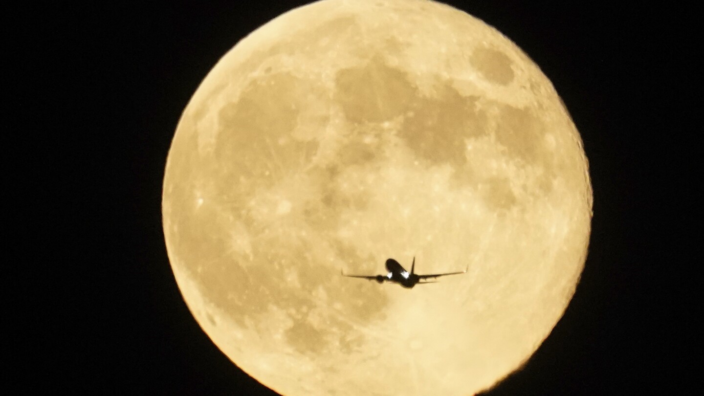 When to catch the remaining supermoon of the yr